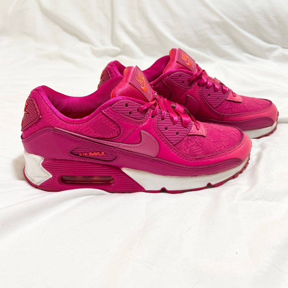 Nike Air Max 90 Pink Blast Sneakers Women’s 7 / Youth 5Y Hyper Pink Running Shoe